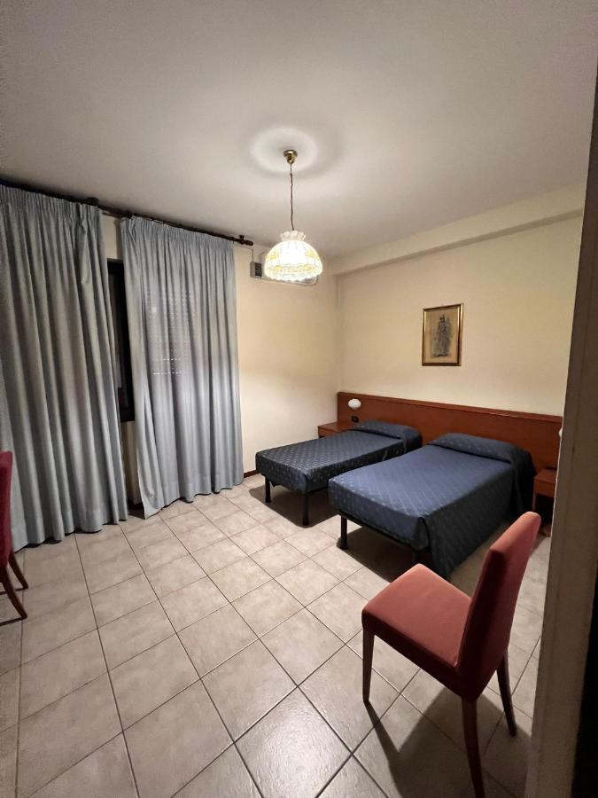 Hotel Colonna Albignasego Esterno foto